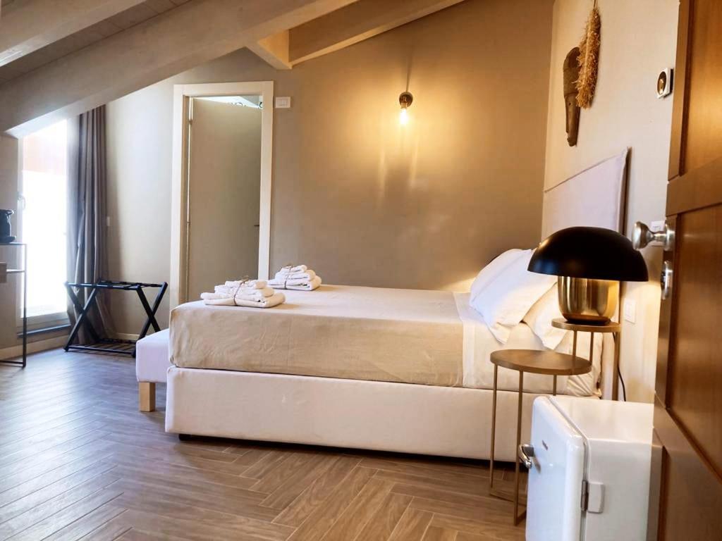 Gatto Bianco Rooms 42 베르가모 외부 사진