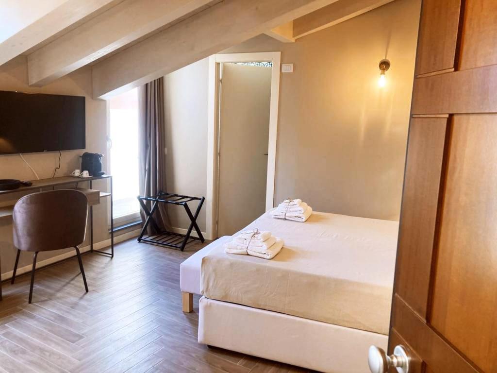 Gatto Bianco Rooms 42 베르가모 외부 사진