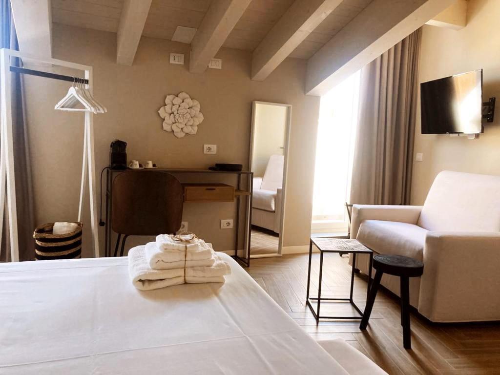 Gatto Bianco Rooms 42 베르가모 외부 사진